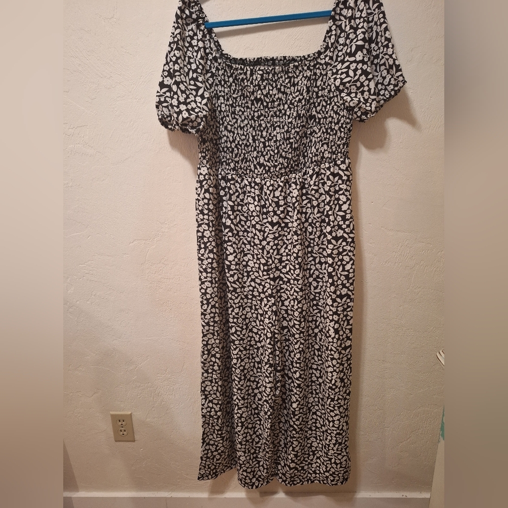 SHEIN Black and White Print Jumpsuit. Size 2x